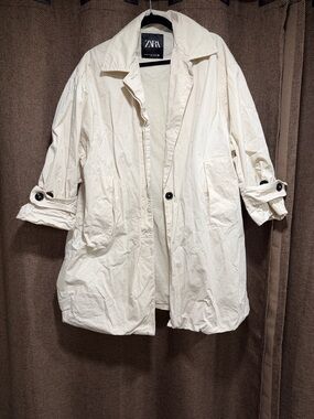 Zara Off-White Lightweight Trench with Button Tabs